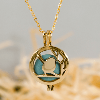 Essential oil store necklace for babies